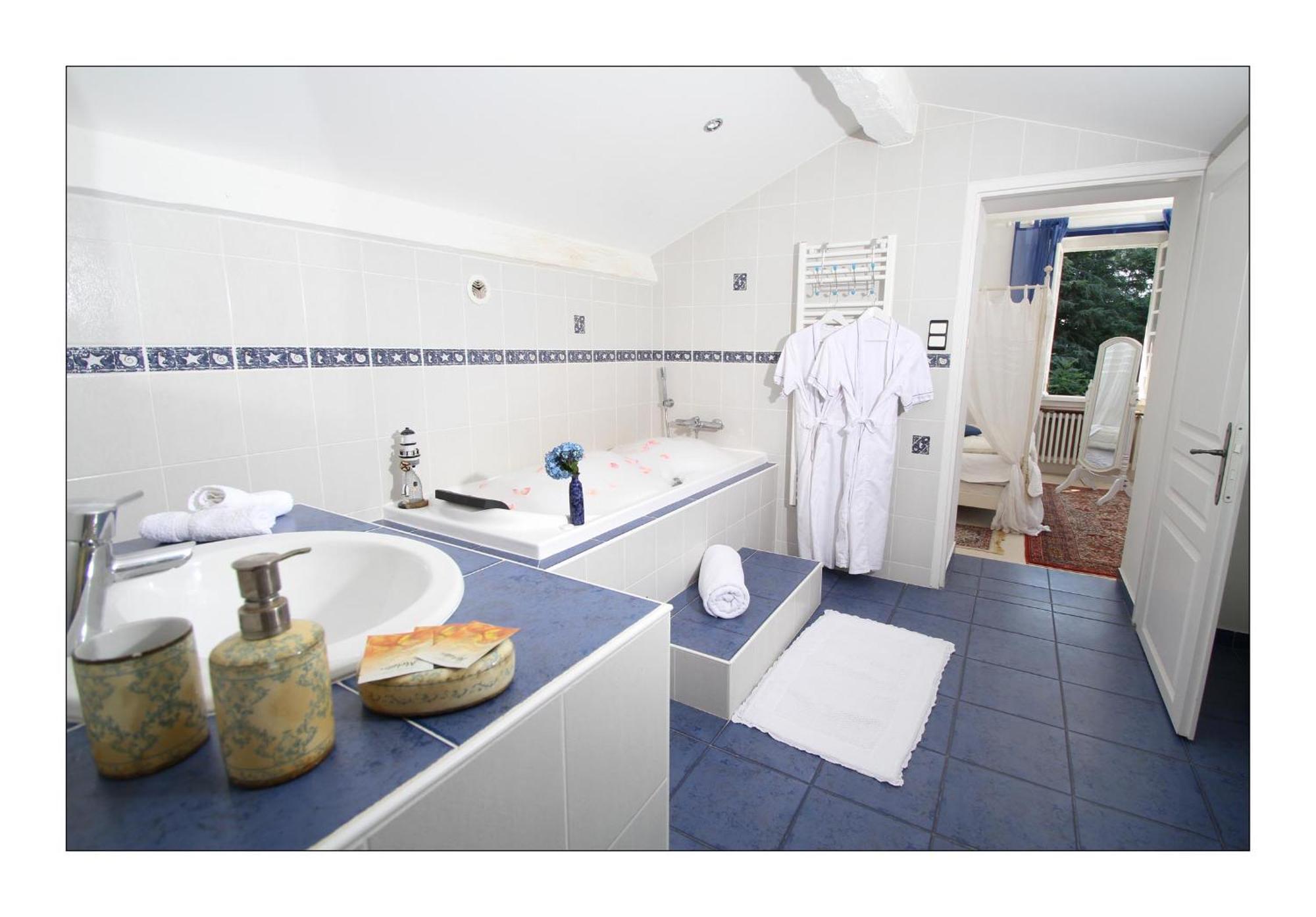 Villa Aimee Luxury Apartments With Heated Pool Vals-les-Bains Quarto foto